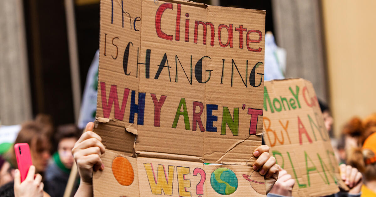 Thumbnail for New Thinking: Climate Scenarios w/ Ben Clift & Caroline Kuzemko  Player